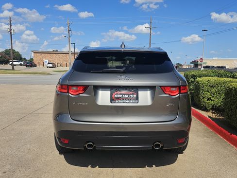 Used 2018 Jaguar F-PACE Portfolio image 4