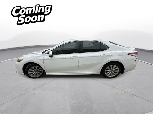 Used 2020 Toyota Camry SE image 9