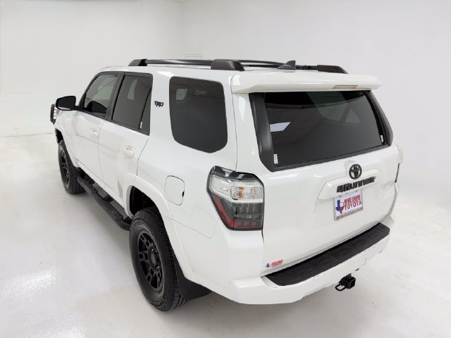 Used 2020 Toyota 4Runner SR5 AWD/4WD image 38