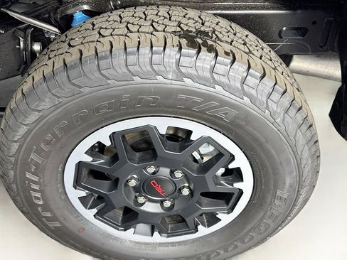 New 2025 Toyota Tacoma TRD Off-Road image 30