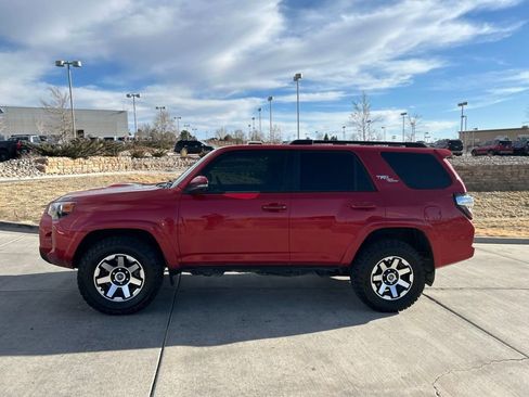 Used 2019 Toyota 4Runner TRD Off-Road Premium AWD/4WD image 5