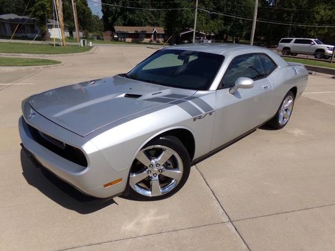 Used 2010 Dodge Challenger R/T w/ Sound Group image 12