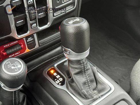 Used 2024 Jeep Wrangler Unlimited AWD/4WD image 22