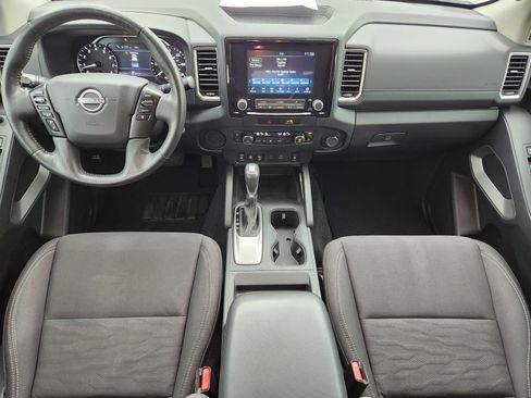 Used 2022 Nissan Frontier SV image 8