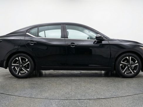 Used 2025 Nissan Sentra SV FWD image 11
