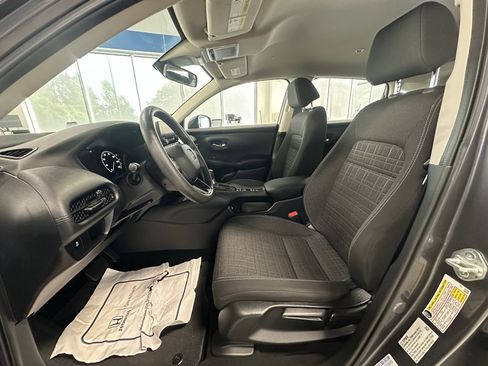 Used 2023 Honda HR-V LX image 7