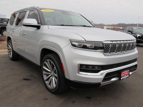 Used 2022 Jeep Grand Wagoneer Series II image 4
