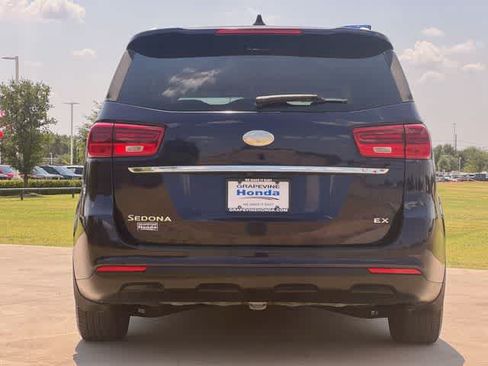 Used 2019 Kia Sedona EX FWD image 6