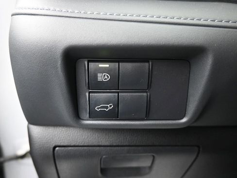 Used 2022 Toyota Highlander XLE image 22