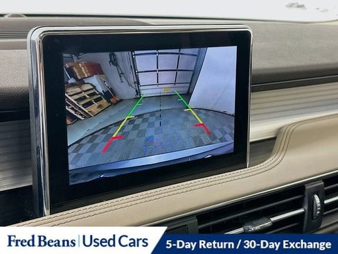 Certified 2022 Lincoln Corsair Standard w/ Premium Package image 16