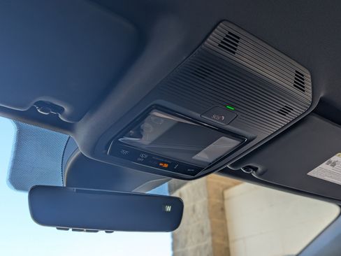 Used 2023 Volkswagen ID.4 2WD image 30