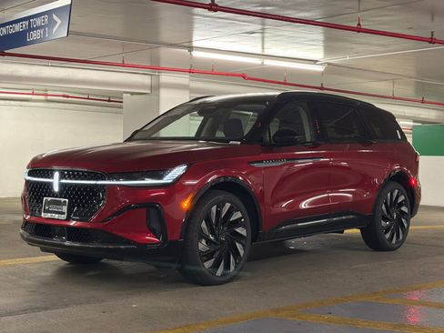 New 2026 Lincoln Nautilus Reserve w/ Jet Appearance Package AWD/4WD image 1