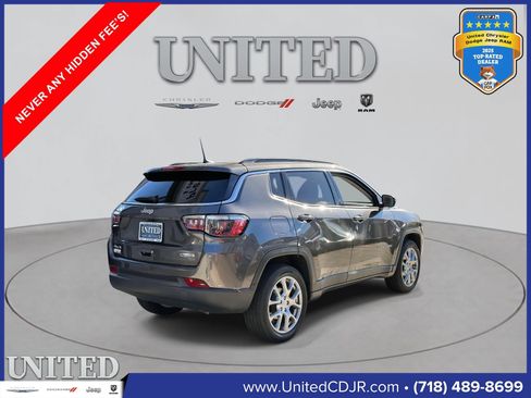 Certified 2022 Jeep Compass Latitude AWD/4WD image 3