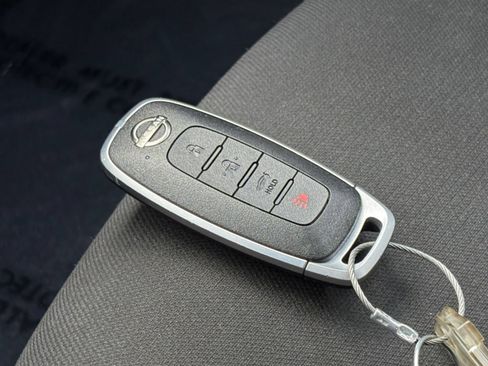 Used 2025 Nissan Sentra SV FWD image 17