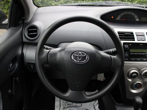 Used 2008 Toyota Yaris Sedan w/ Convenience Pkg FWD image 17