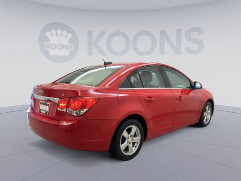 Used 2016 Chevrolet Cruze LT w/ Technology Package image 5