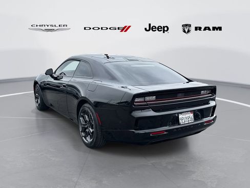 Used 2025 Dodge Charger R/T w/ Quick Order Package 25M R/T image 5