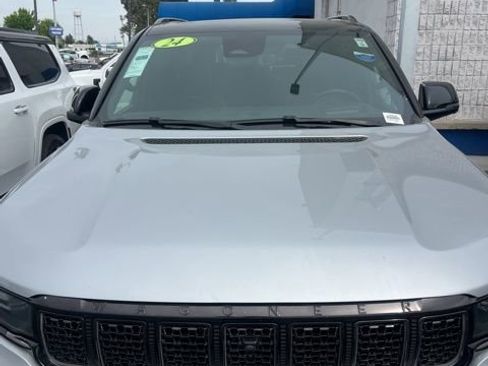 Used 2024 Jeep Grand Wagoneer L Series II w/ Quick Order Packagew 28T image 3