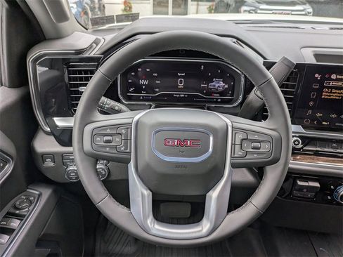 New 2025 GMC Sierra 1500 SLE w/ Preferred Package image 18
