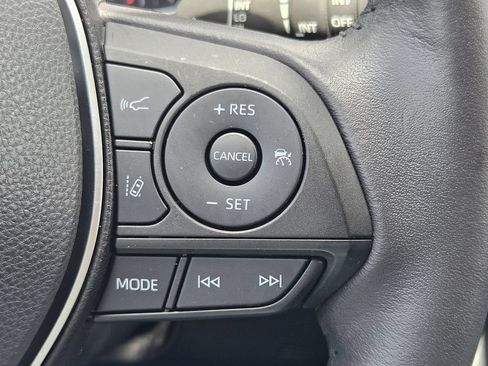 Used 2022 Toyota RAV4 XLE Premium FWD image 22
