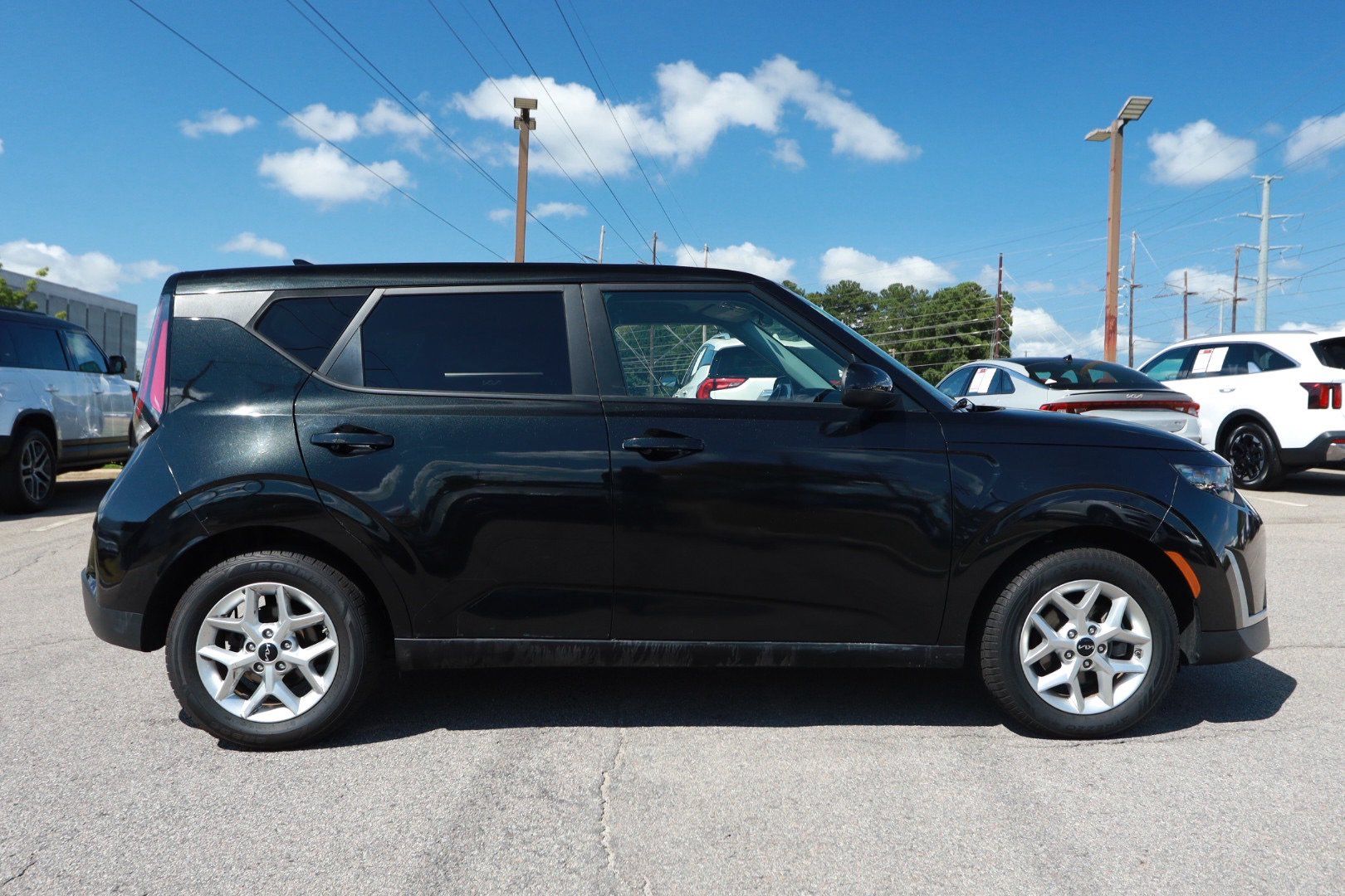Used 2024 Kia Soul LX w/ Option Group 015 FWD image 6