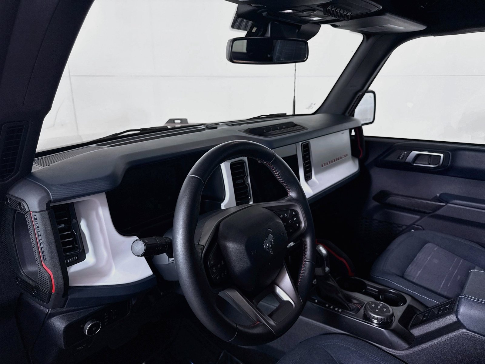 Used 2025 Ford Bronco Heritage Edition AWD/4WD image 4