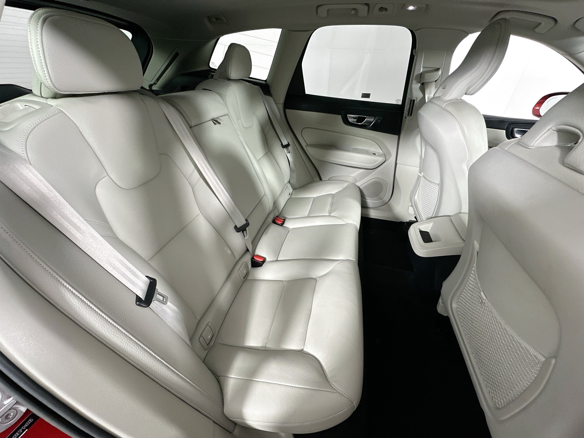 Used 2023 Volvo XC60 B5 Plus FWD image 26