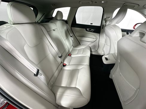 Used 2023 Volvo XC60 B5 Plus FWD image 26