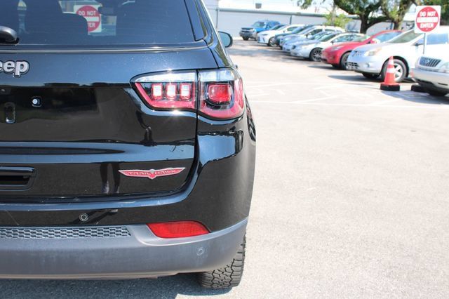 Used 2025 Jeep Compass Trailhawk AWD/4WD image 43