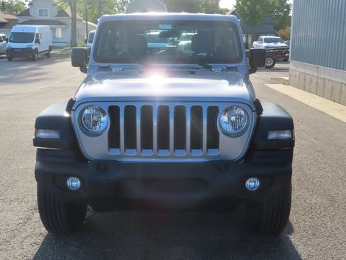 Used 2019 Jeep Wrangler Sport AWD/4WD image 11