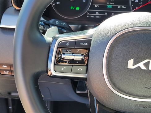 Used 2022 Kia Sorento SX w/ Panoramic Sunroof Package AWD/4WD image 23