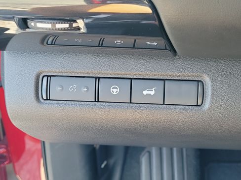Certified 2024 Nissan Pathfinder SV w/ SV Premium Package FWD image 25