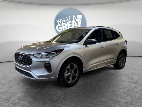 Used 2023 Ford Escape ST-Line w/ Tech Pack #1 AWD/4WD image 8