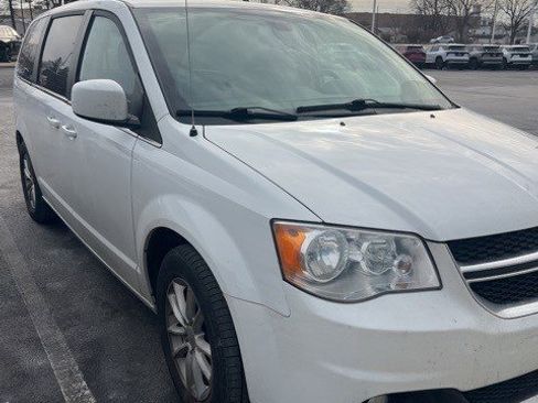 Used 2019 Dodge Grand Caravan SXT image 11