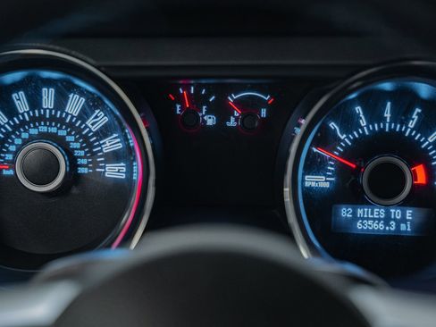 Used 2013 Ford Mustang GT RWD image 46