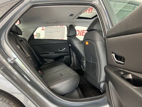 New 2026 Hyundai Elantra Limited FWD image 10