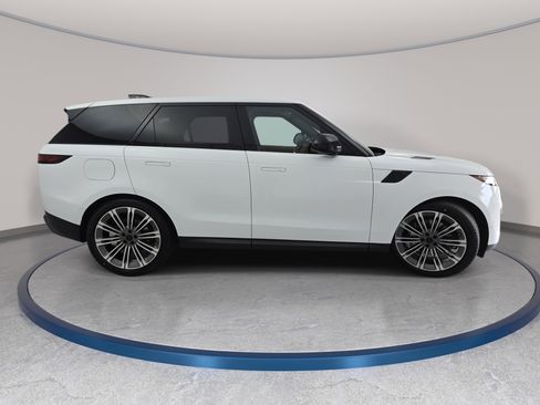 New 2026 Land Rover Range Rover Sport SE AWD/4WD image 4
