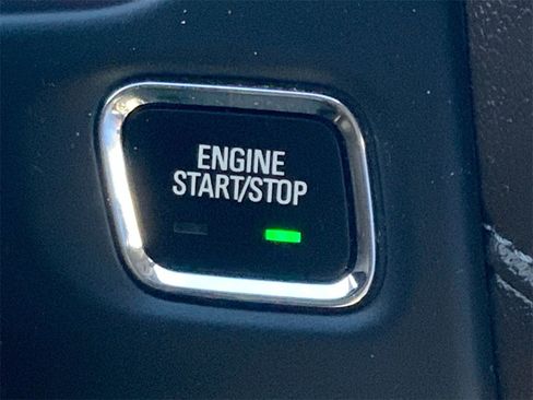 Used 2023 GMC Acadia SLT w/ Technology Package image 18