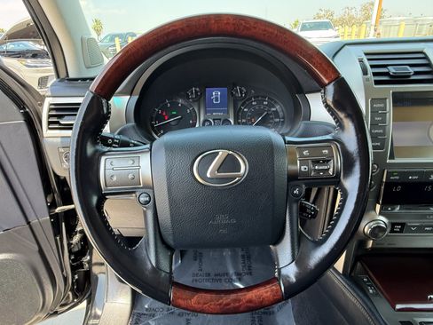 Used 2017 Lexus GX 460 Premium w/ Premium Package AWD/4WD image 21