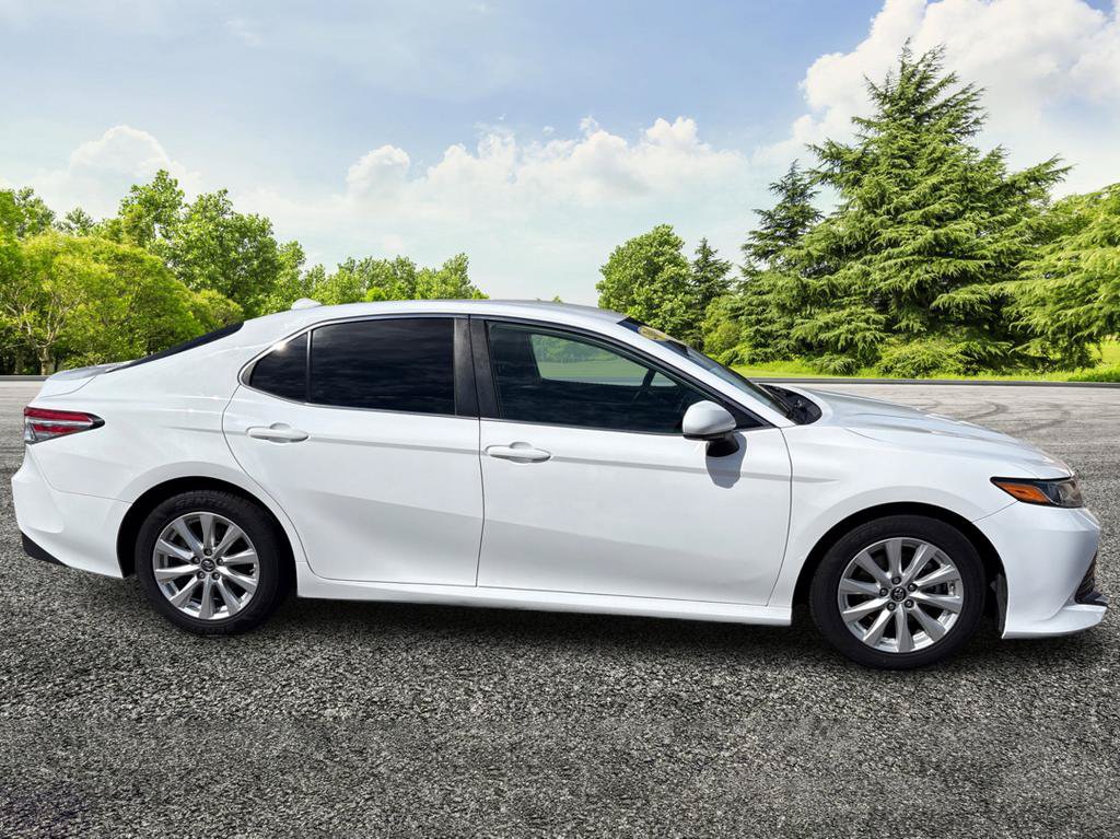 Used 2019 Toyota Camry LE FWD image 8