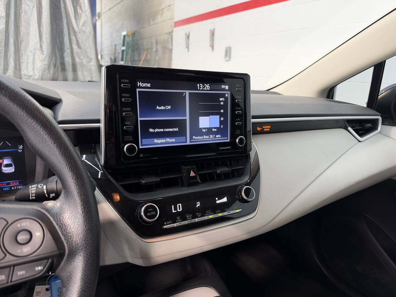 Used 2021 Toyota Corolla LE FWD image 17