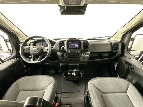 Used 2025 RAM ProMaster 2500 w/ Convenience Group image 3