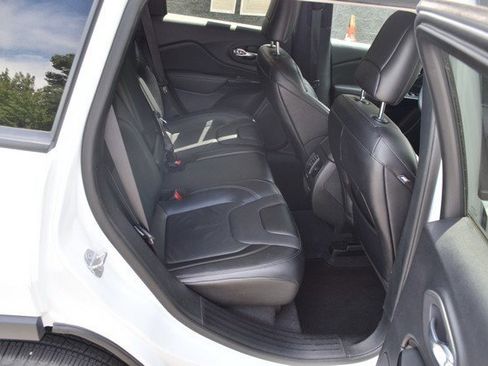 Used 2023 Jeep Cherokee Altitude Lux image 35