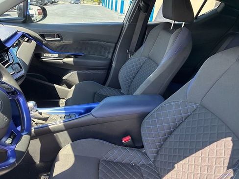 Used 2021 Toyota C-HR XLE FWD image 28