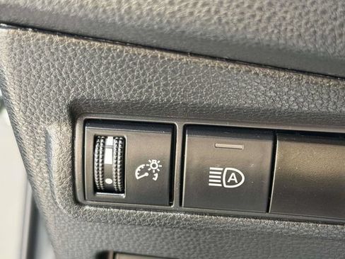 Used 2022 Toyota Corolla Cross XLE w/ Convenience Package AWD/4WD image 20