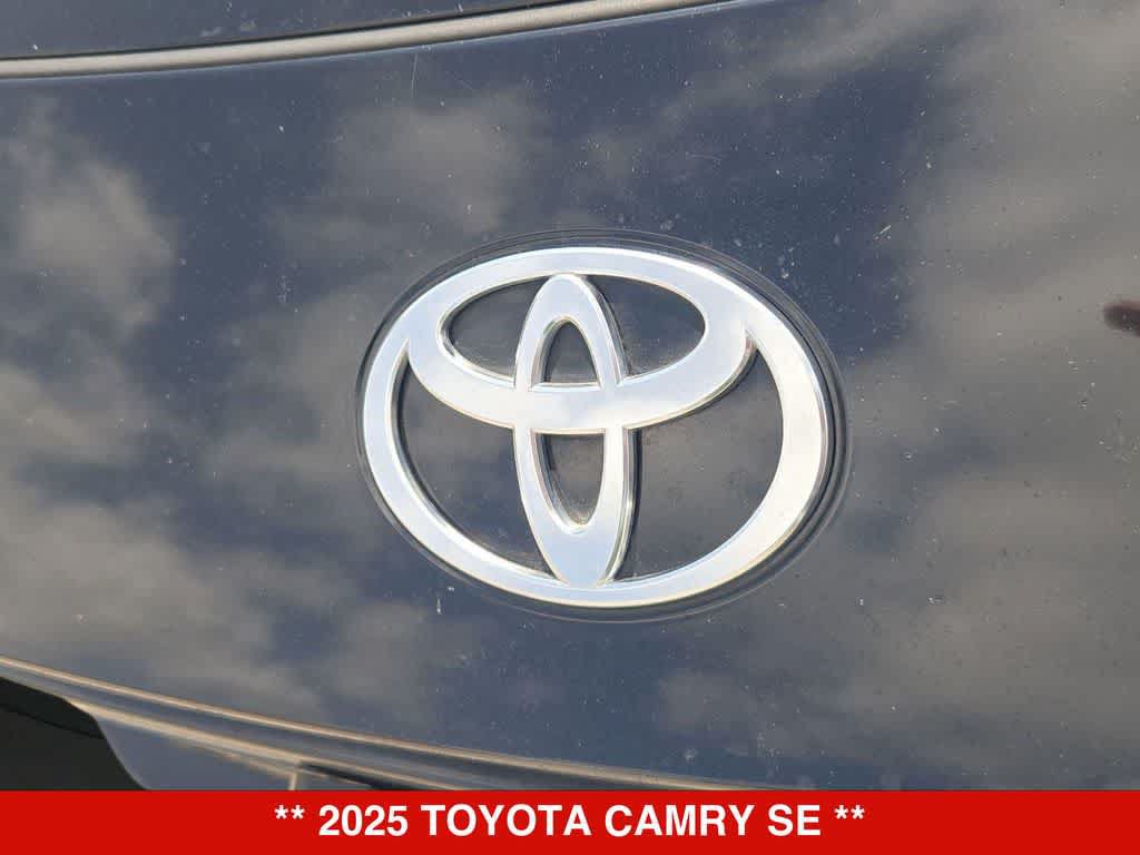 Used 2025 Toyota Camry SE FWD image 12