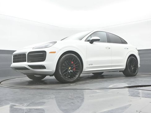 Used 2021 Porsche Cayenne GTS AWD/4WD image 33