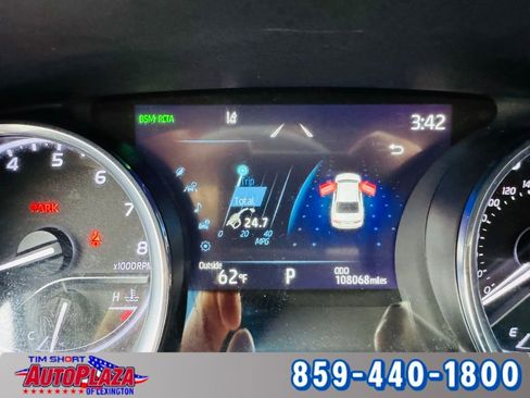 Used 2020 Toyota Camry XLE w/ Navigation Package image 4