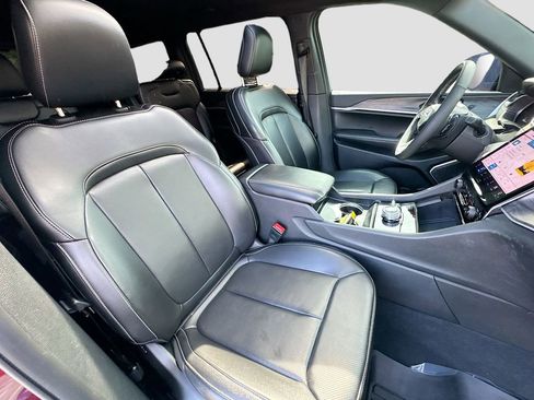 Used 2024 Jeep Grand Cherokee L Limited w/ Luxury Tech Group II AWD/4WD image 25