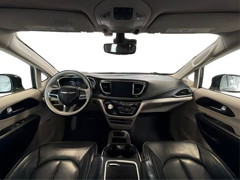 Used 2020 Chrysler Pacifica Limited w/ Advanced Safetytec Group FWD image 29